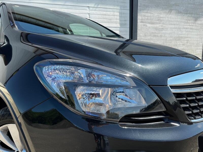 VAUXHALL MOKKA